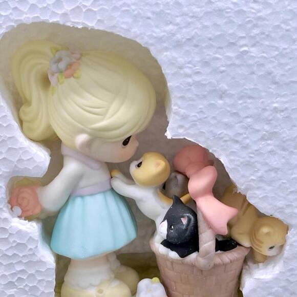 🐱 Precious Moments Girl with Kittens Figurine | Hand-Painted Collectible - Picture 3 of 3
